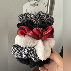 New Nicole Miller SET OF 6 SCRUNCHIES